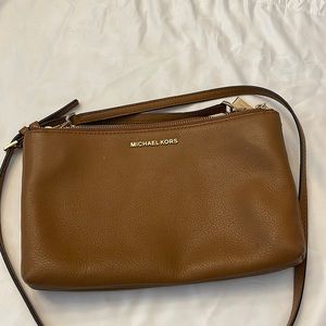 Michael Kors crossbody mint condition